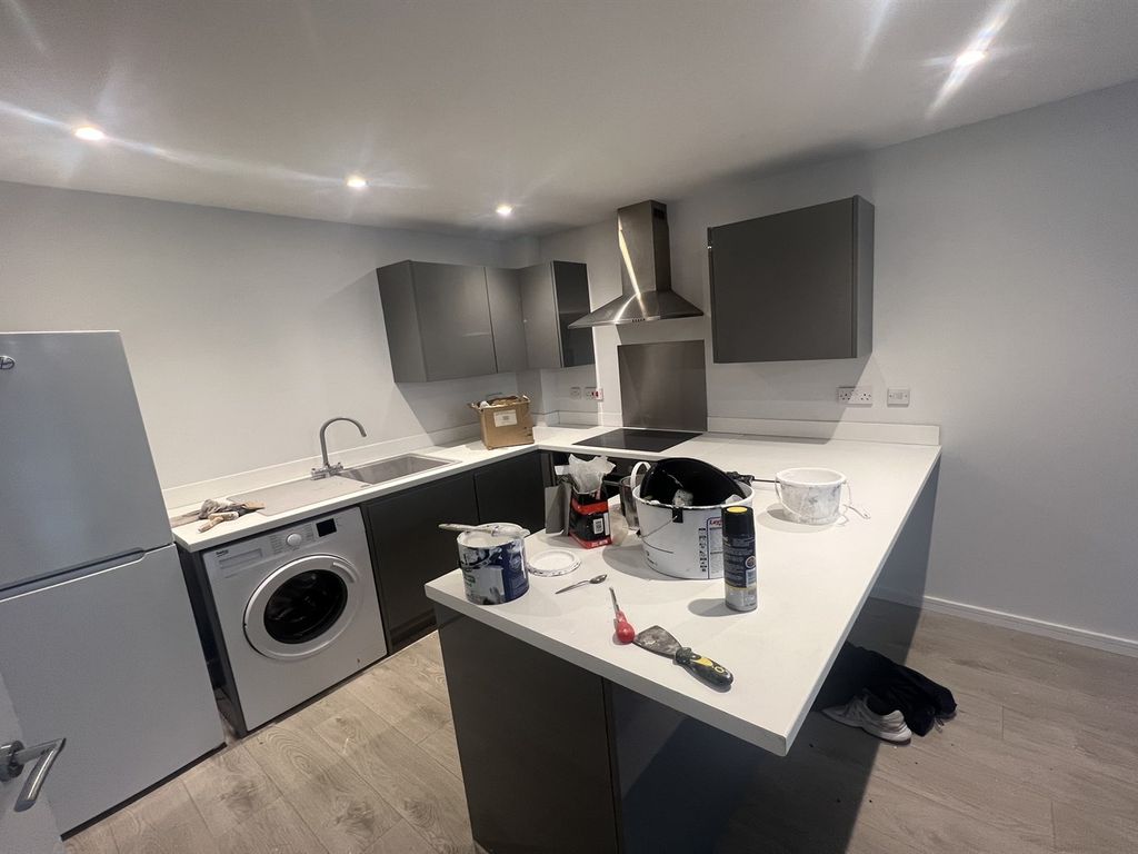 1 bed flat to rent in The Parade, Crayford Way, Crayford, Dartford DA1