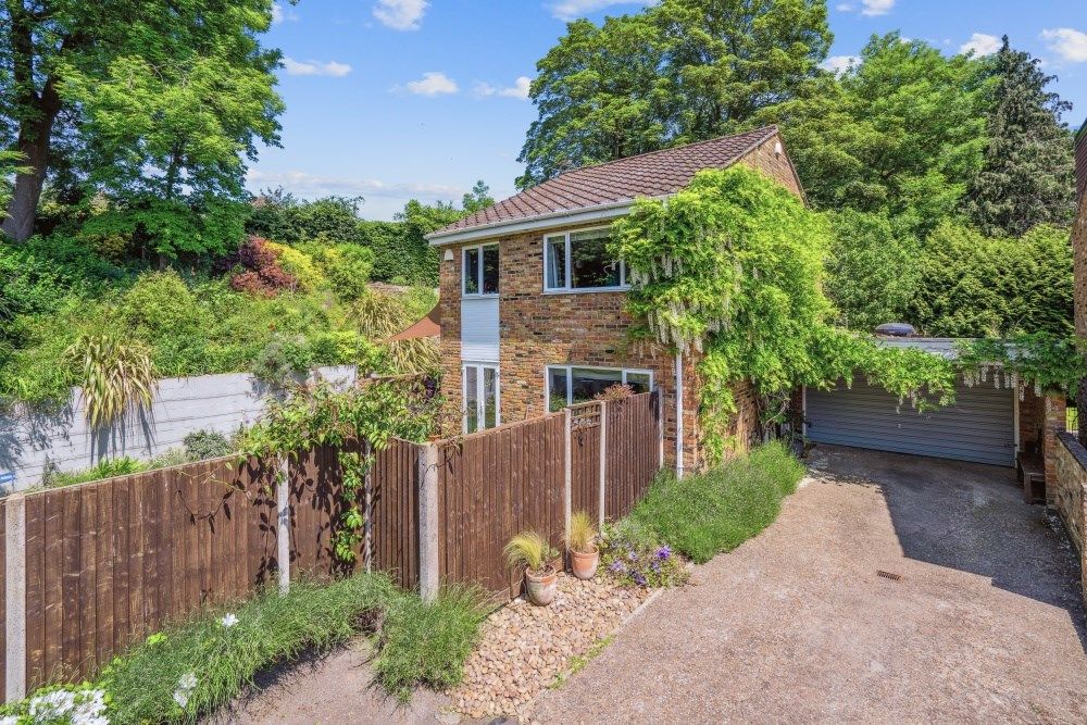 4 bed detached house for sale in Ash Grove, Stoke Poges SL2 Zoopla