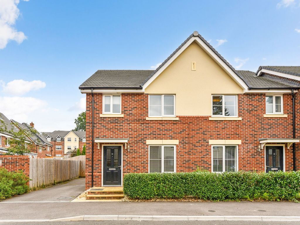 3 bed detached house for sale in Lowsley Farm Drive, Liphook, Hampshire