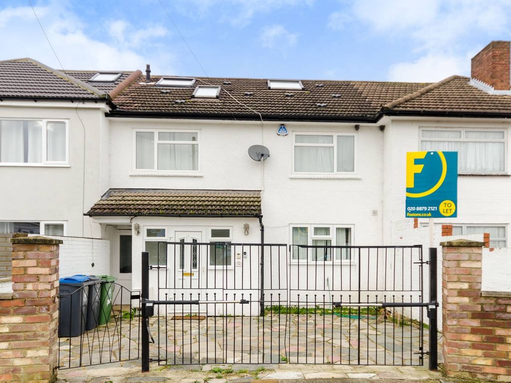 3 bed terraced house to rent in Windermere Road, Kingston Vale, London