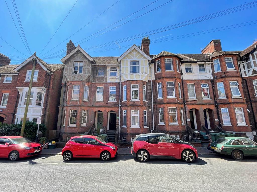 1 bed flat to rent in Lime Hill Road, Tunbridge Wells, Kent TN1, £950