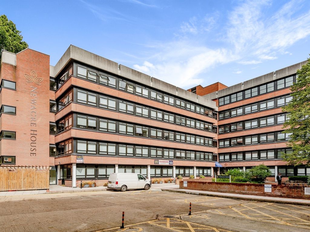 1 bed property for sale in Wood Street, East Grinstead RH19, £235,000 Zoopla