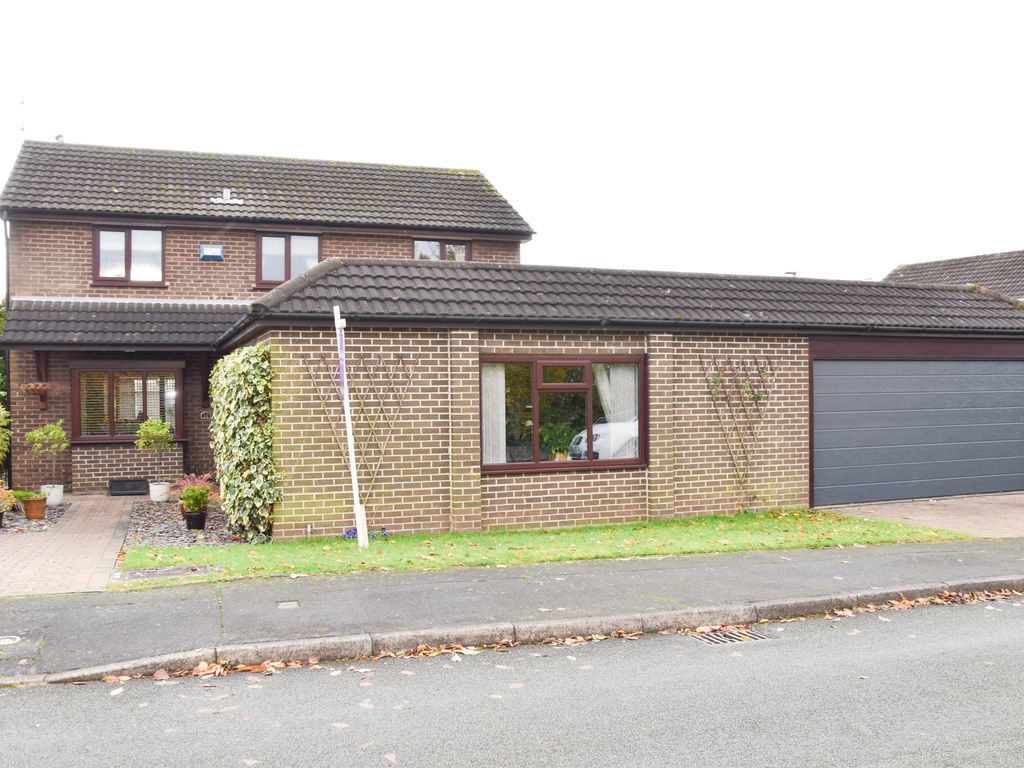 3 bed detached house for sale in Meakin Avenue, Westbury Park, NewcastleUnderLyme ST5, £