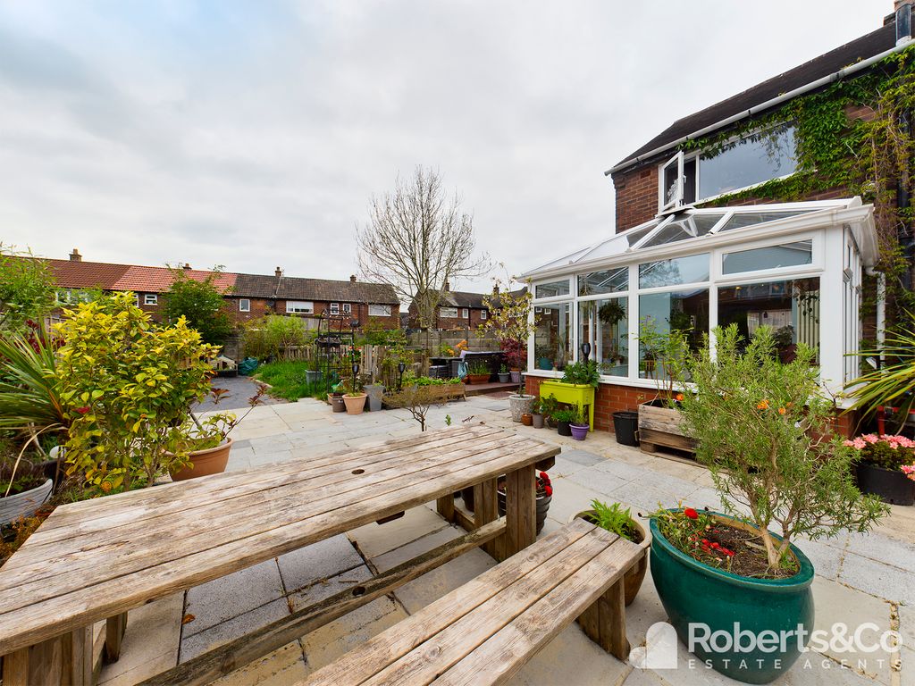 3 bed end terrace house for sale in Larches Lane, AshtonOnRibble