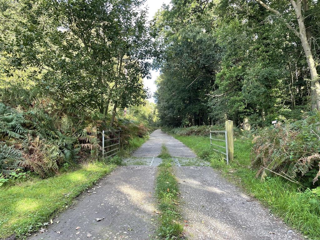 4 bed semidetached house for sale in St. Helena, Westleton, Dunwich