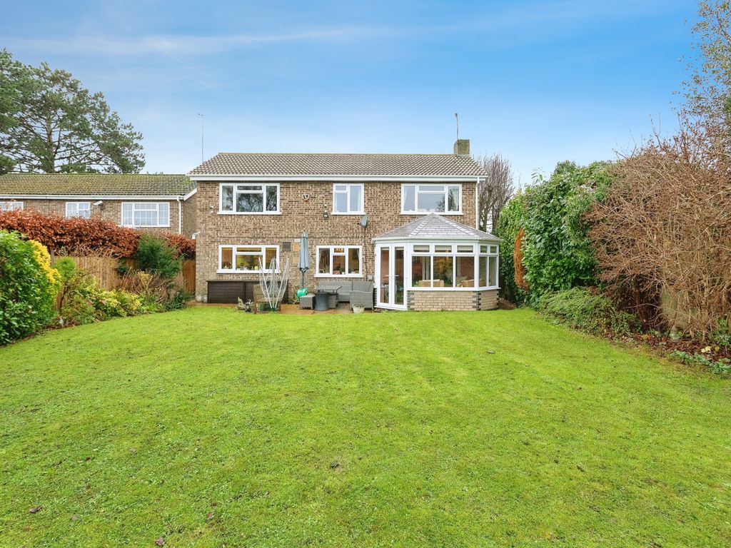 4 bed detached house for sale in Penfold Lane, Great Billing