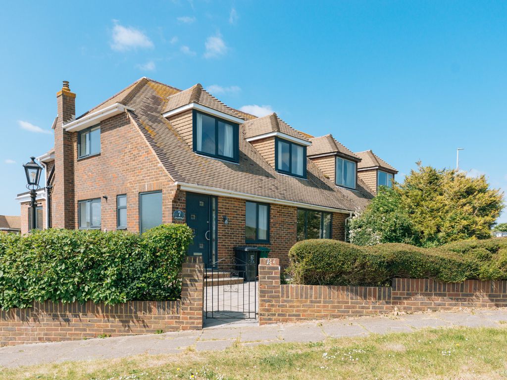 3 bed terraced house to rent in BrigDan593 Danehill Road, Brighton