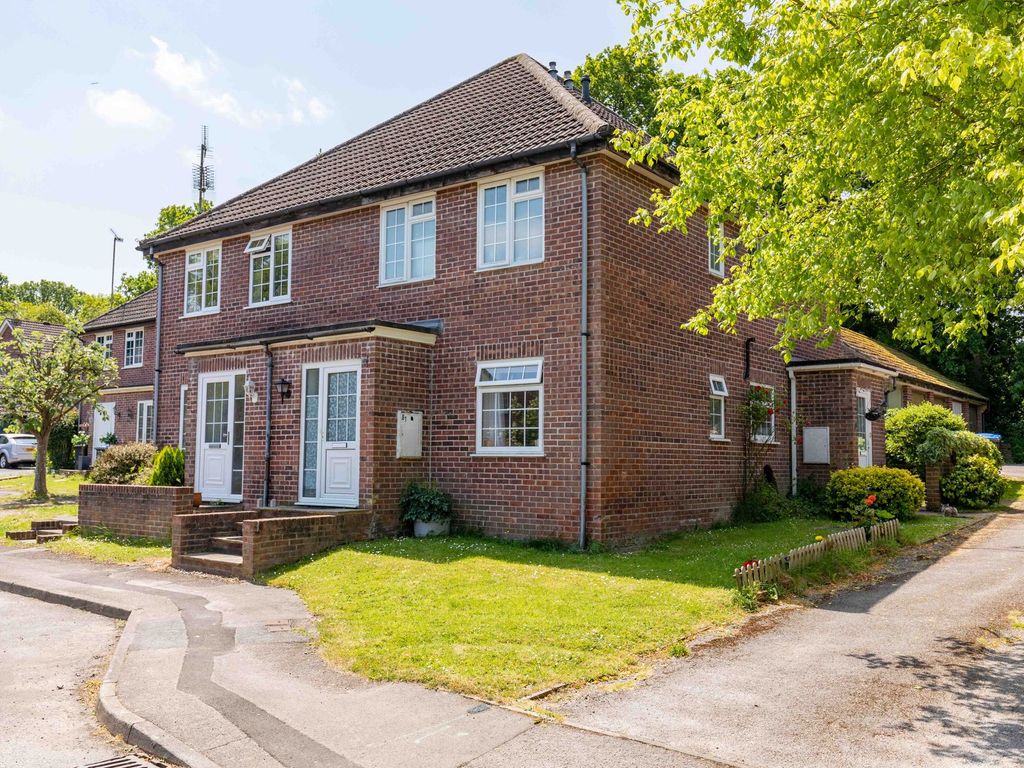 1 bed for sale in The Dell, East Grinstead RH19 Zoopla