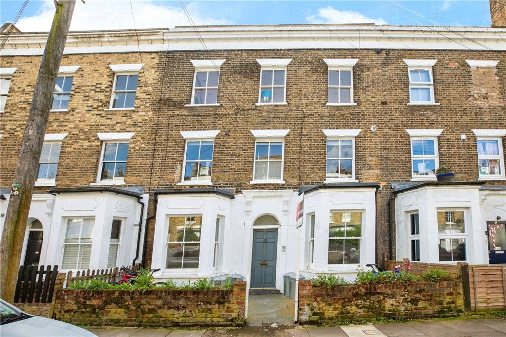 2 bed flat for sale in Simpson Street, London SW11, £525,000 Zoopla