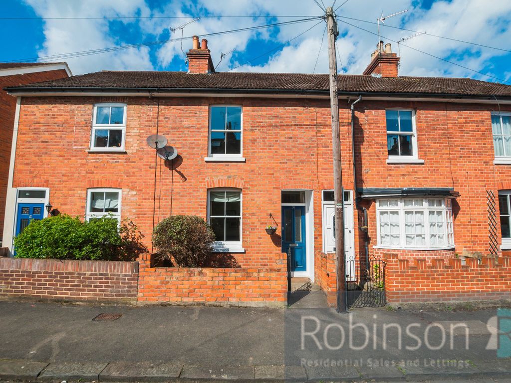 2 bed terraced house to rent in College Glen, Maidenhead, Berkshire SL6