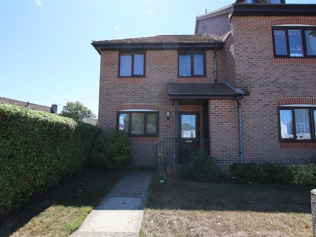 3 bed end terrace house to rent in Bell Court, Main Road, Nutbourne