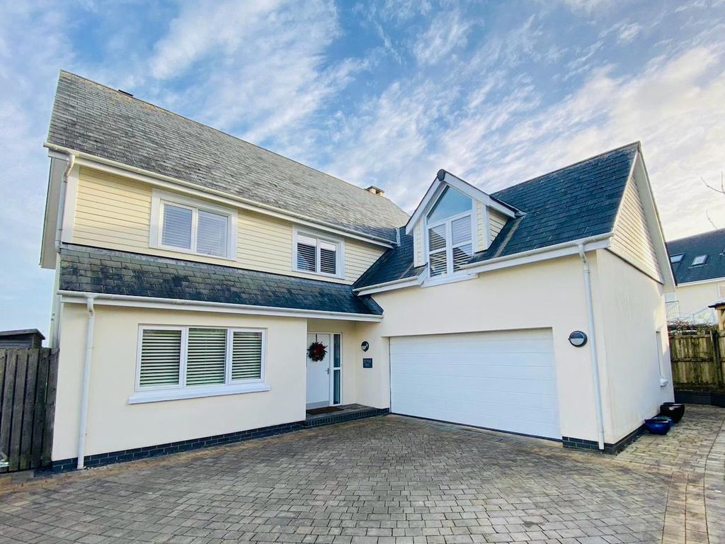 4 bed property to rent in Pentre Nicklaus Village, Llanelli SA15, £