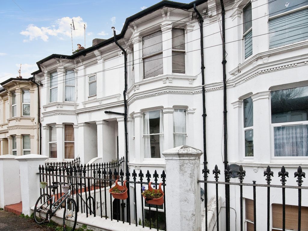 2 bed flat for sale in Gladstone Place, Brighton BN2 Zoopla