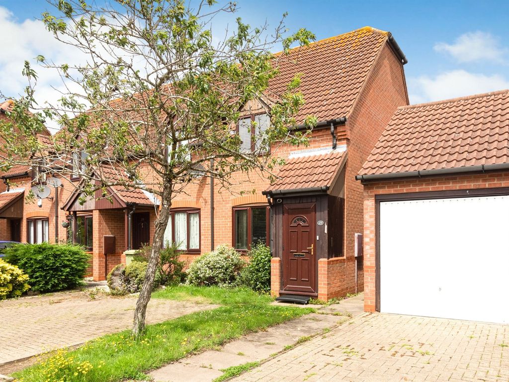 2 bed end terrace house for sale in Duchess Grove, Wavendon Gate