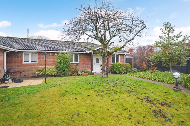 2 bed semidetached bungalow for sale in Dobbins Lane, Wendover