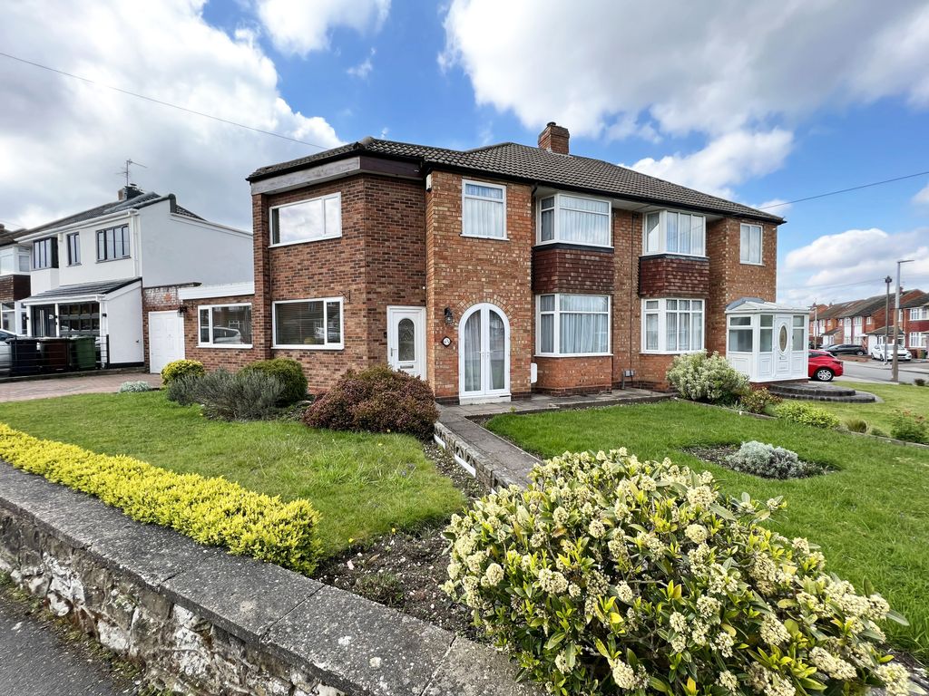 5 bed semidetached house for sale in Leafield Road, Solihull B92 Zoopla