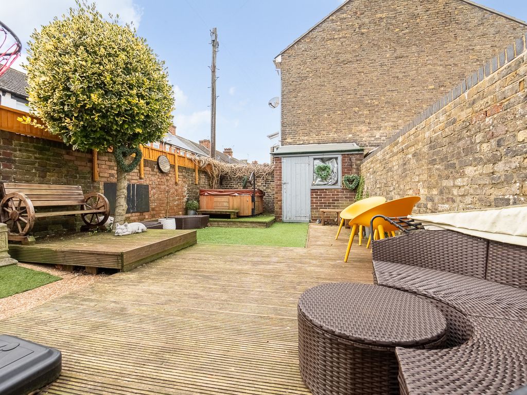 3 bed end terrace house for sale in Lorne Road, Dover CT16, £250,000