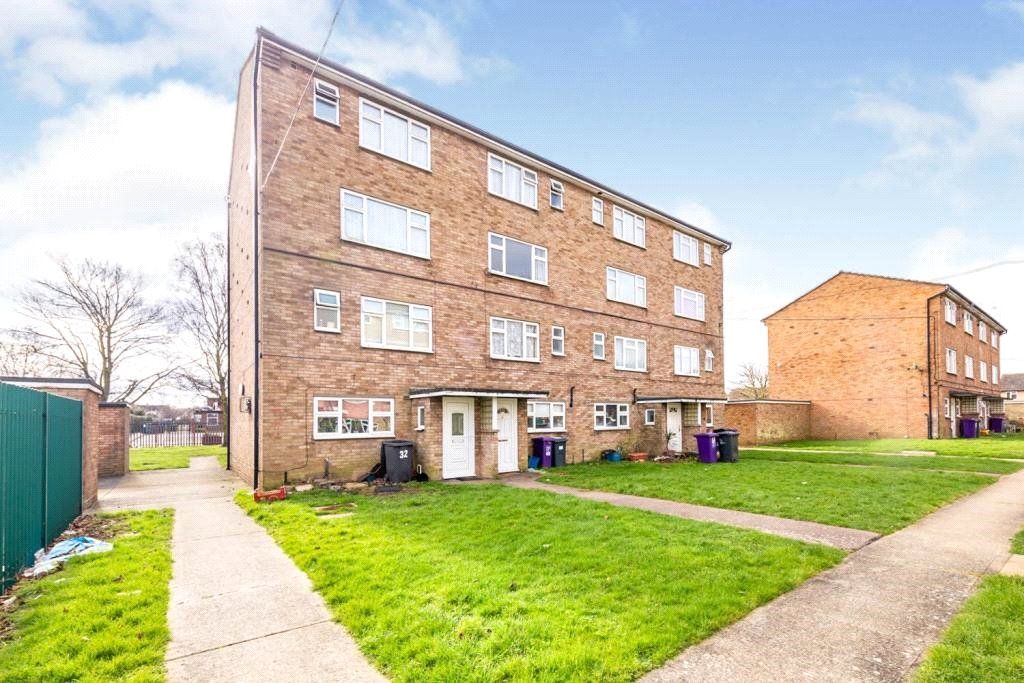 2 bed flat for sale in Dugdale Court, Hitchin, Hertfordshire, England
