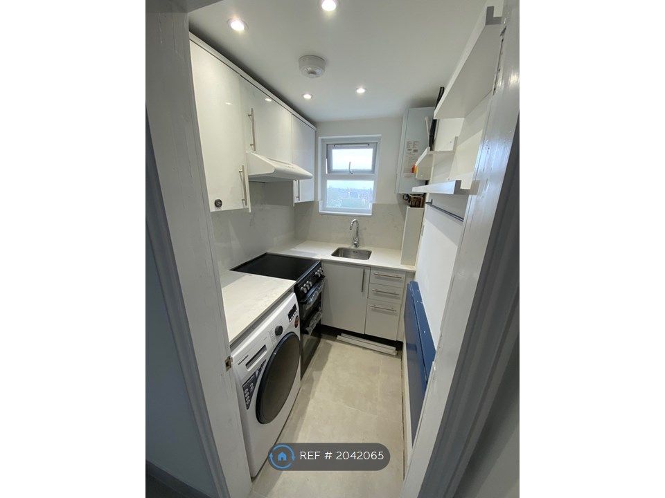 1 bed flat to rent in Bounds Green Road, London N11, £1,300 pcm Zoopla