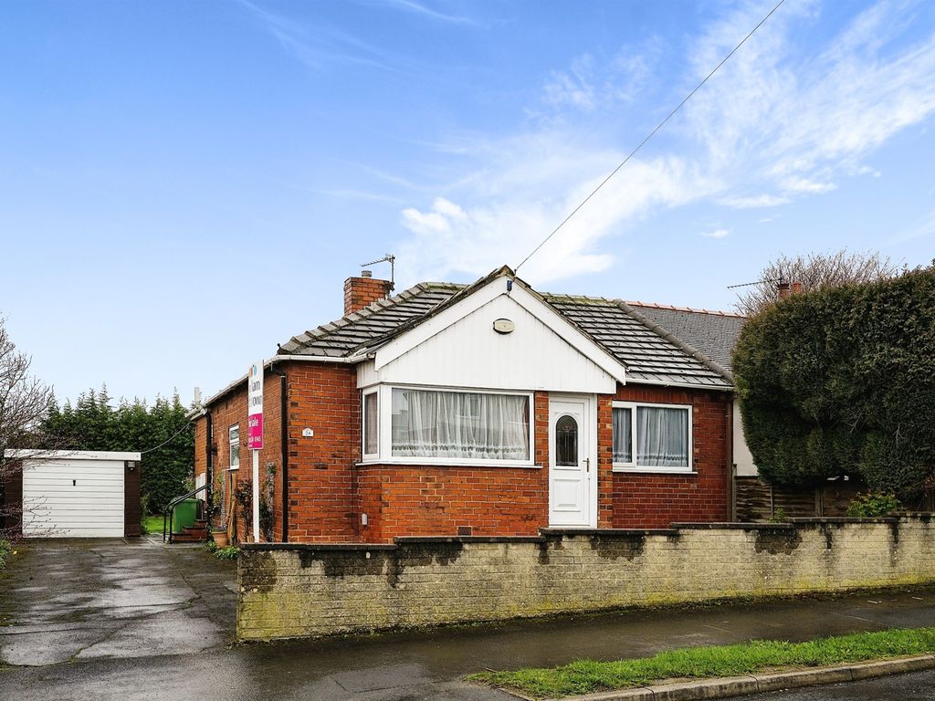 2 bed semidetached bungalow for sale in Lombard Street, Leeds LS15