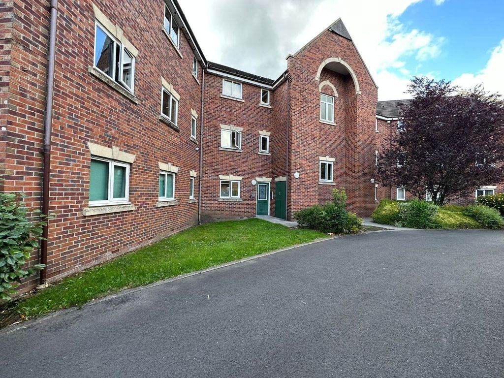 2 bed flat to rent in Lever Court, Lever Close, Blackburn BB2 Zoopla