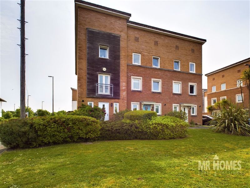 3 bed town house for sale in Burford Gardens, Cardiff Bay, Cardiff CF11