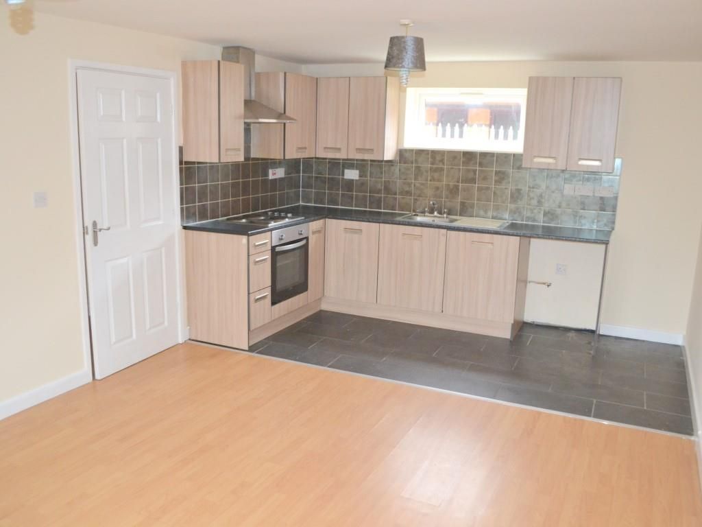 3 bed flat to rent in Rough Hay Road, Darlaston, Wednesbury WS10 Zoopla