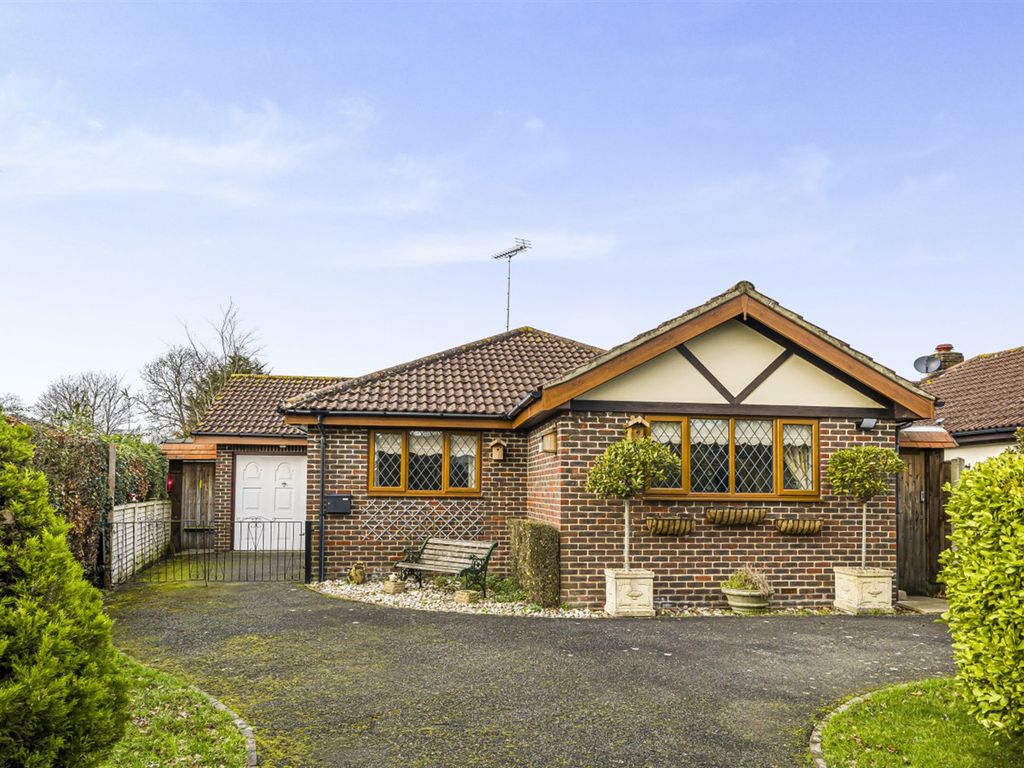 3 bed detached bungalow for sale in Frandora, Westergate Street