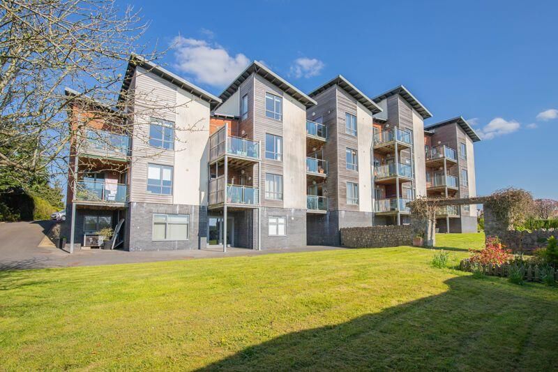 2 bed flat to rent in Wellsway, Keynsham BS31, £1,300 pcm Zoopla