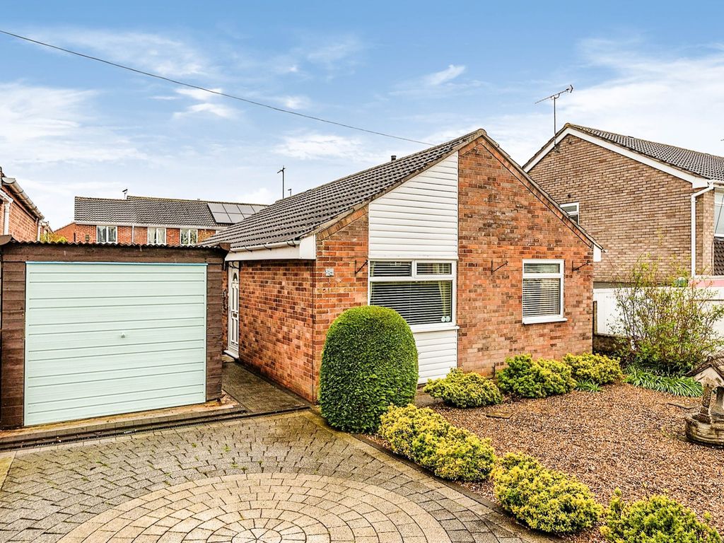 2 bed detached bungalow for sale in Fifth Avenue, Grantham NG31, £