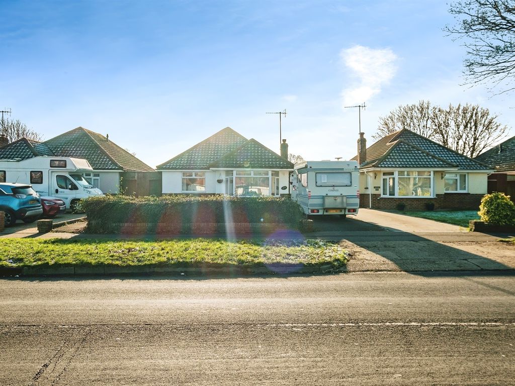 2 bed detached bungalow for sale in Goring Way, Ferring, Worthing BN12