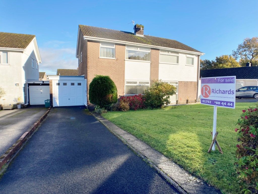 3 bed semidetached house for sale in Park Close, Pontarddulais