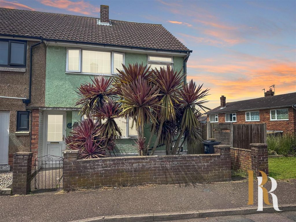 3 bed end terrace house for sale in Clarkes Road, Dovercourt, Harwich
