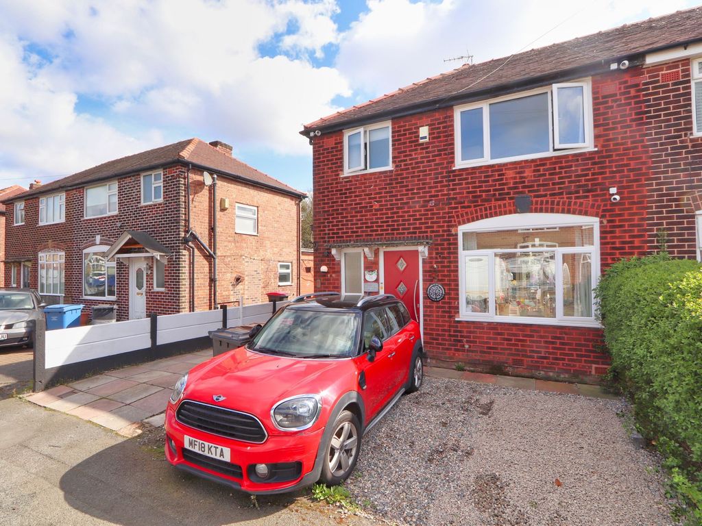3 bed semidetached house for sale in Silverdale Avenue, Irlam M44 Zoopla
