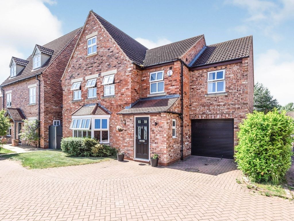 6 bed detached house for sale in The Poplars, Epworth, Doncaster DN9