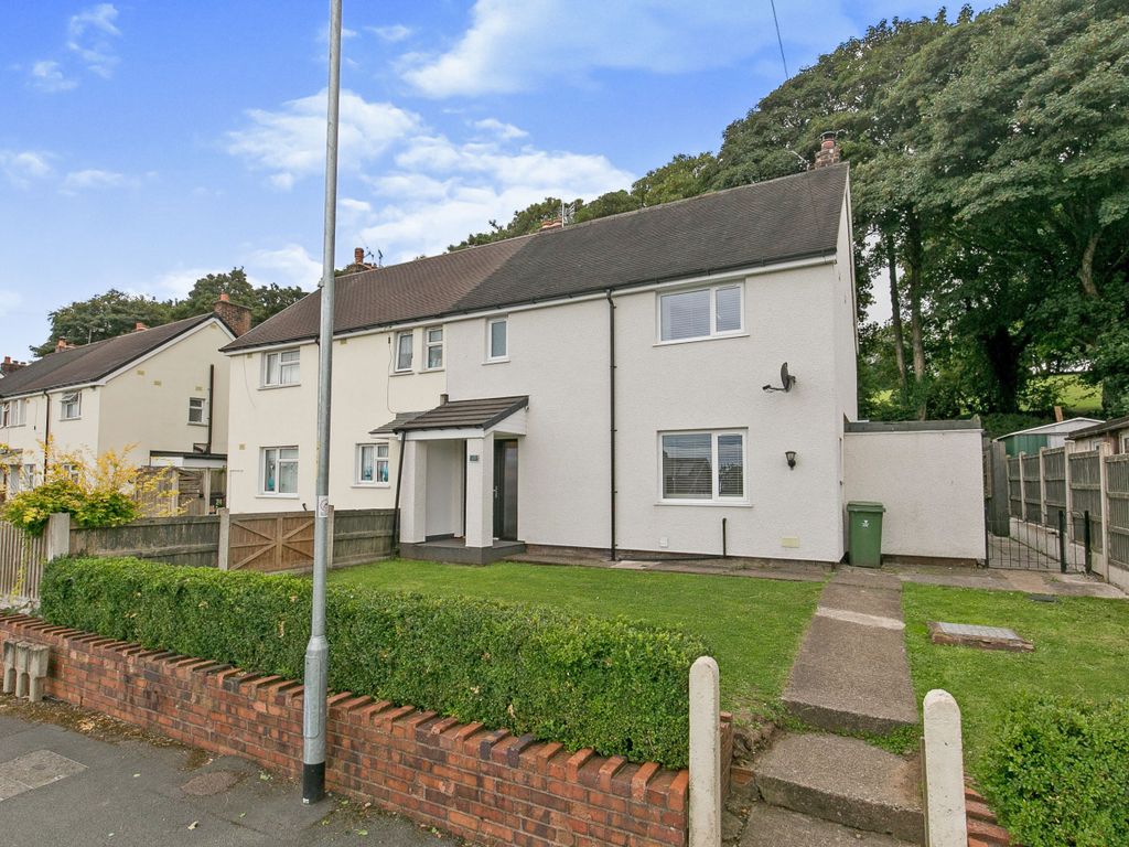 3 bed semidetached house for sale in Tan Yr Allt, CefnYBedd, Wrecsam