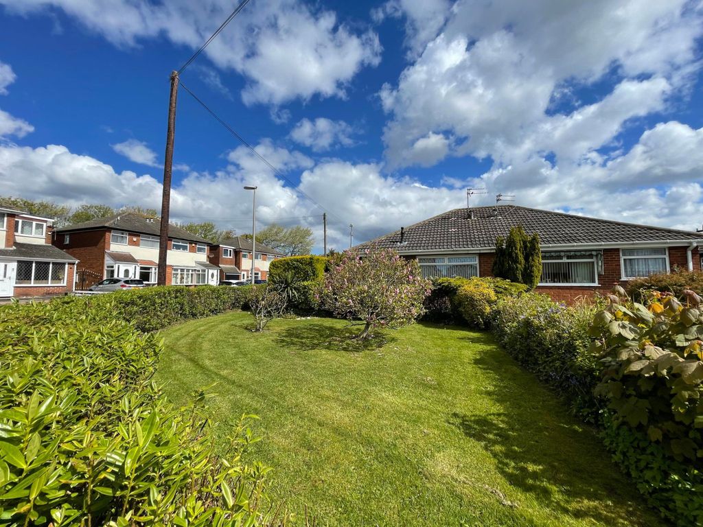 2 bed bungalow for sale in Gordale Close, Marton FY4, £139,950 Zoopla