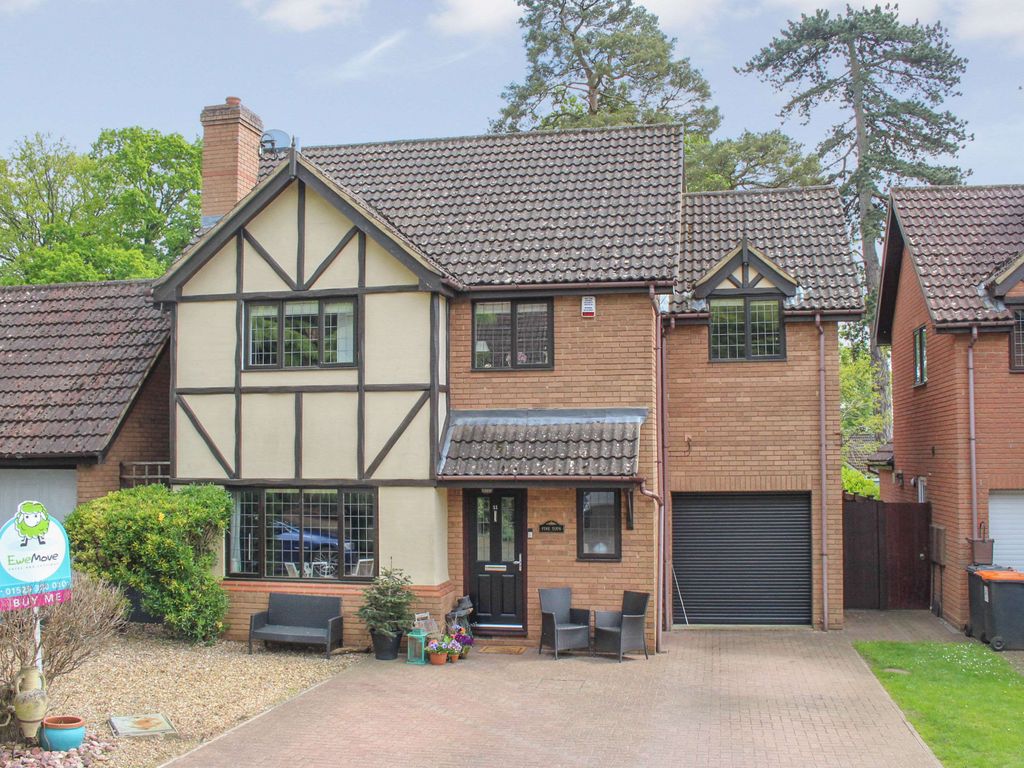 4 bed detached house for sale in Oxendon Court, Taylors Ride, Leighton