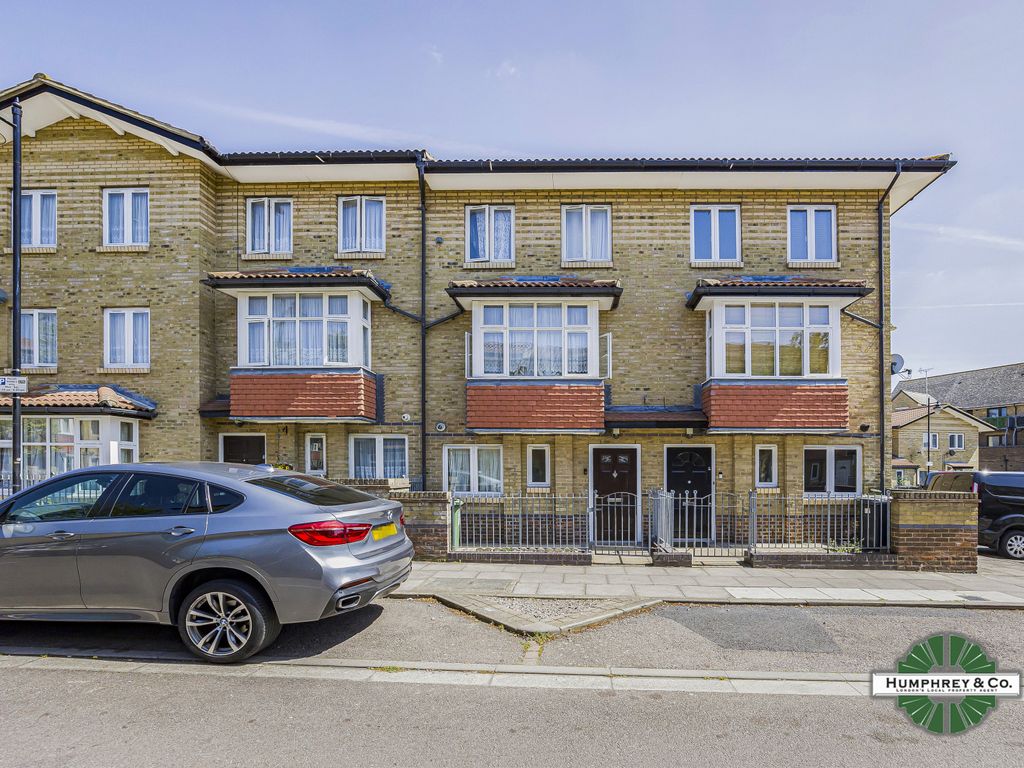 4 bed town house to rent in 4 Birch Grove, Leytonstone E11 Zoopla
