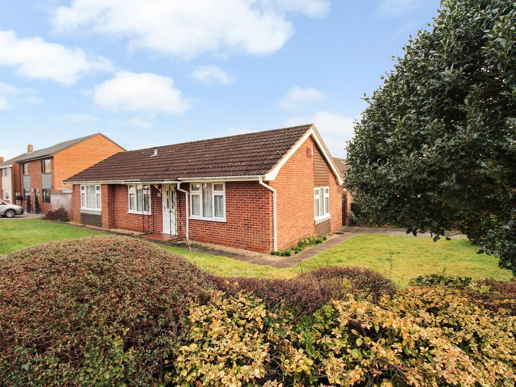 2 bed detached bungalow for sale in The Grove, Sholing SO19 Zoopla