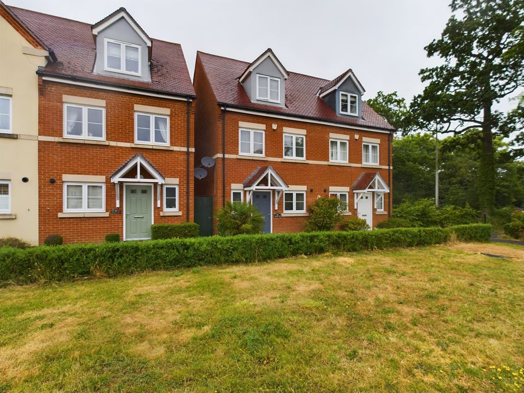 3 bed town house for sale in Penney Way, Tadley RG26 Zoopla