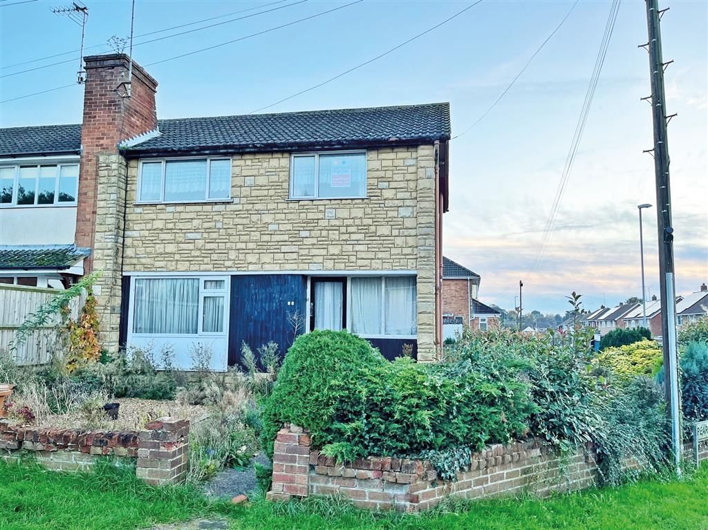 3 bed semidetached house for sale in Oakway, Wellingborough NN8, £