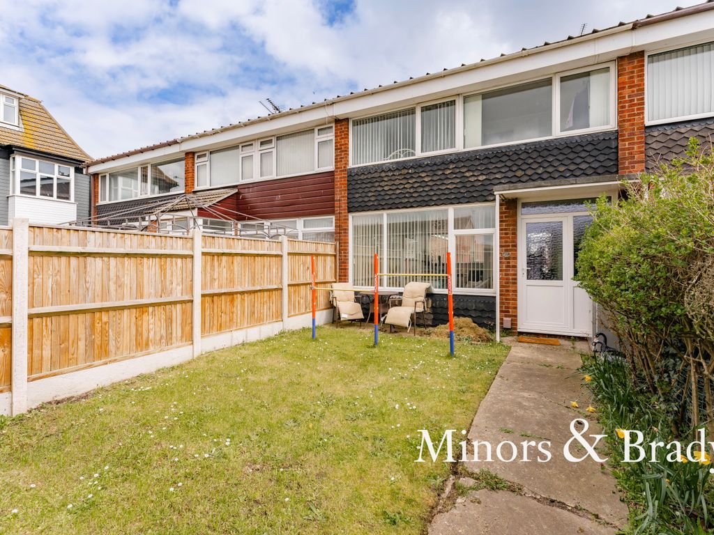 3 bed terraced house for sale in Beccles Road, Gorleston, Great