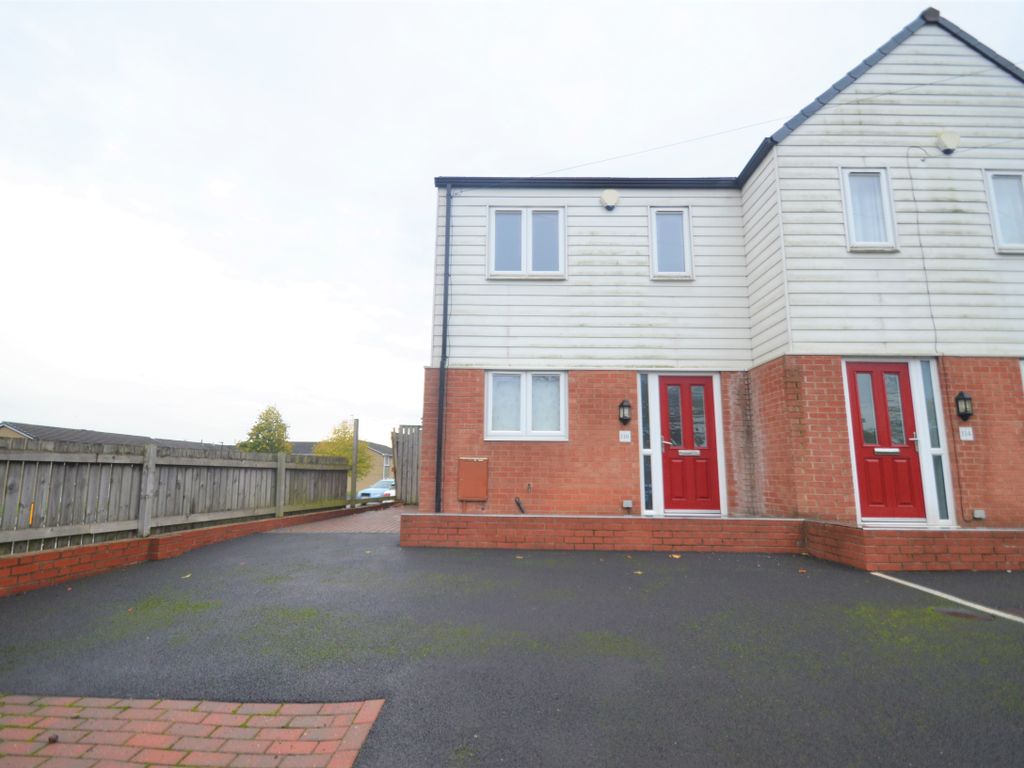 3 bed semidetached house to rent in Windmill Balk Lane, Woodlands