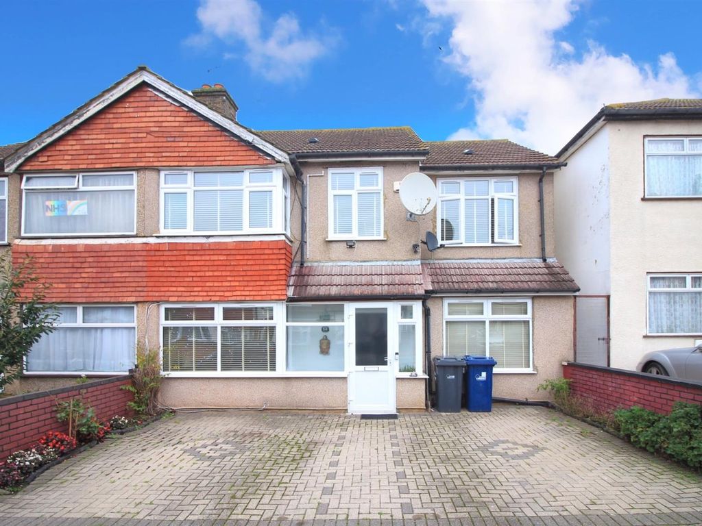 5 bed semidetached house to rent in Dormers Avenue, Southall UB1, £