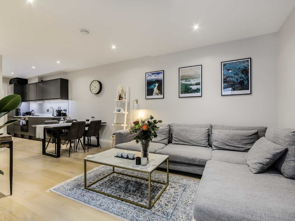 1 bed flat for sale in Sisters Avenue, London SW11, £475,000 Zoopla