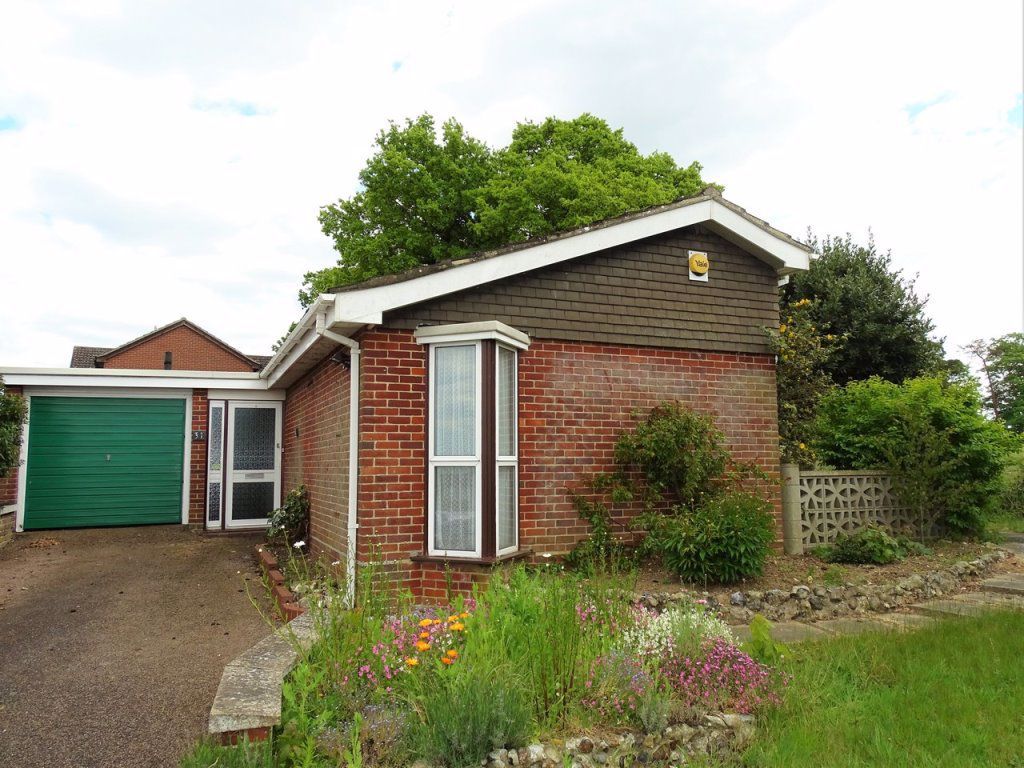 3 bed bungalow to rent in Bancroft Close, Stoke Holy Cross, Norwich