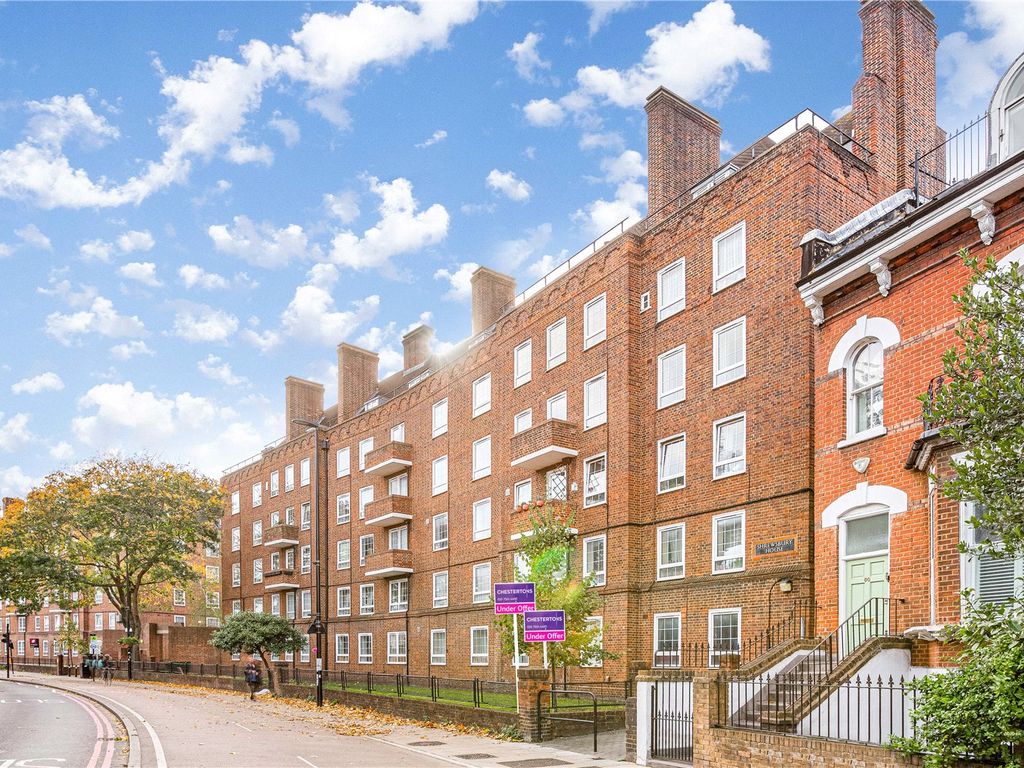 2 bed flat to rent in Shrewsbury House, Meadow Road SW8, £1,950 pcm
