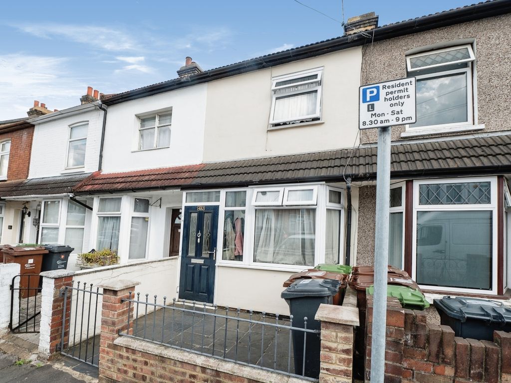 3 bed terraced house for sale in Kennedy Road, Barking IG11, £375,000