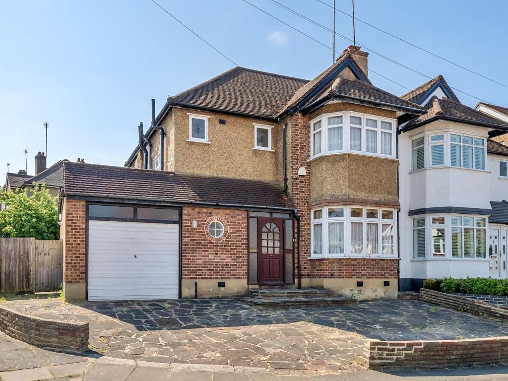 3 bed semidetached house for sale in Westbury Road, London N12 Zoopla